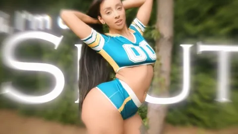 Hi, I'm a Slut