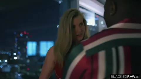 Mia Melano PMV