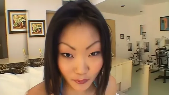 TAZ-PMV 15 - Lucy Lee, petite korean