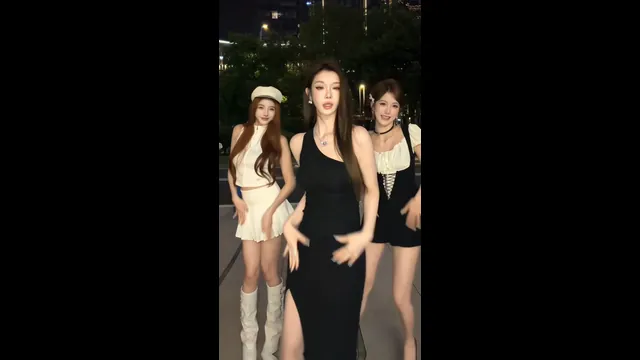 Asian baddies dancing till u cummm