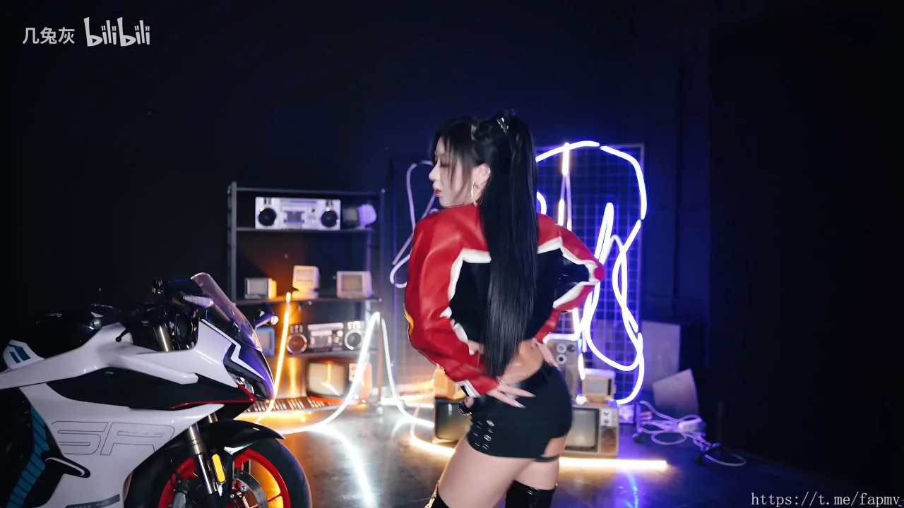 Thumbnail at 0:04