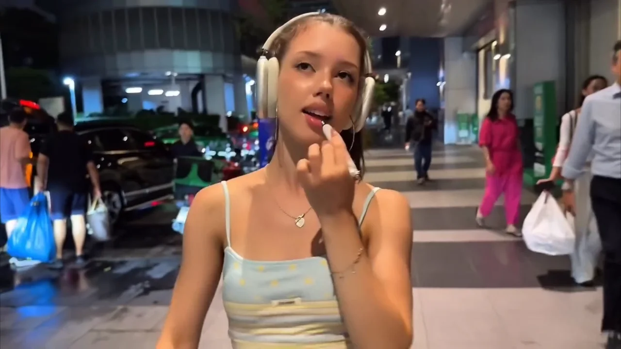 Thumbnail at 0:09
