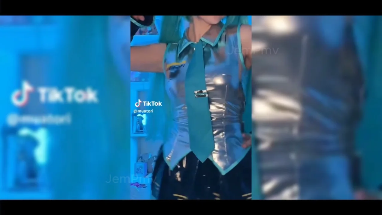 Thumbnail at 0:02