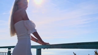 Thumbnail at 0:04